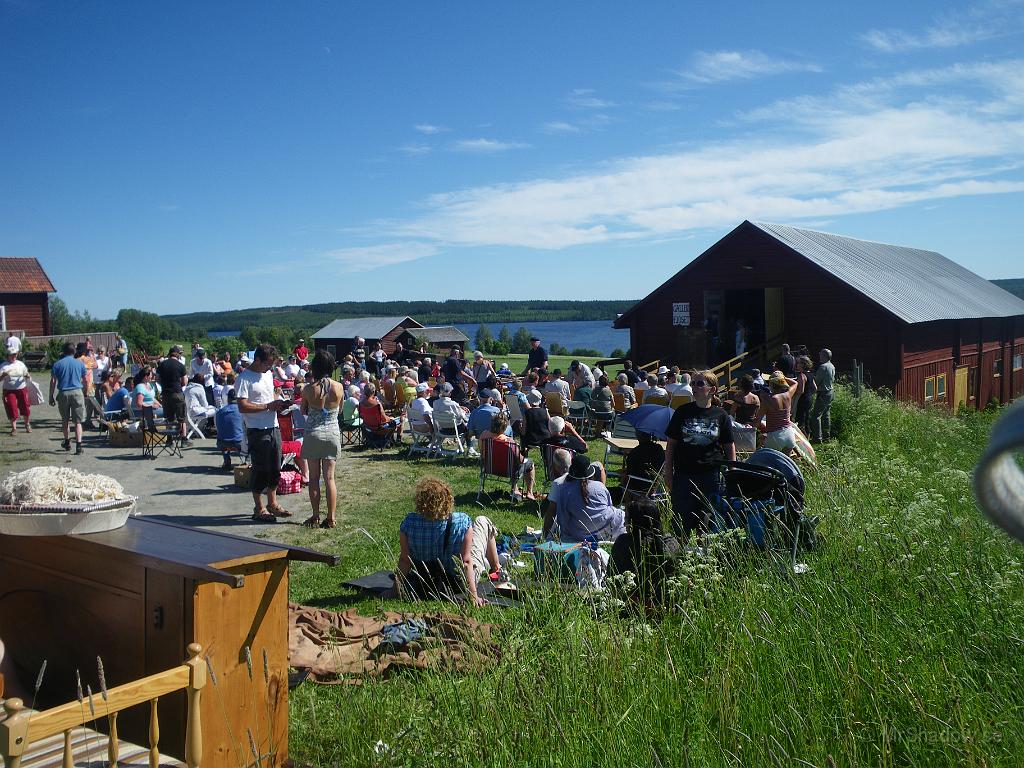 IMGP1350.JPG - Kunde inte låta bli att besöka auktionen på Backgården denna fina dag