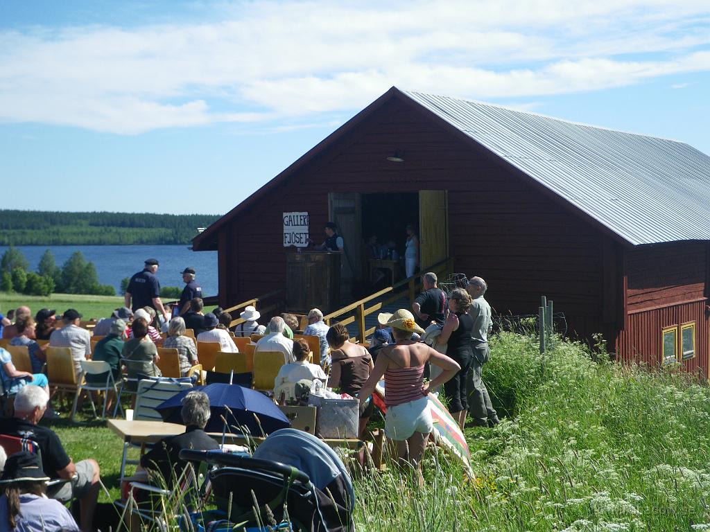 IMGP1351.JPG - Mycket folk varav en del storhandlande samlare från Norge.