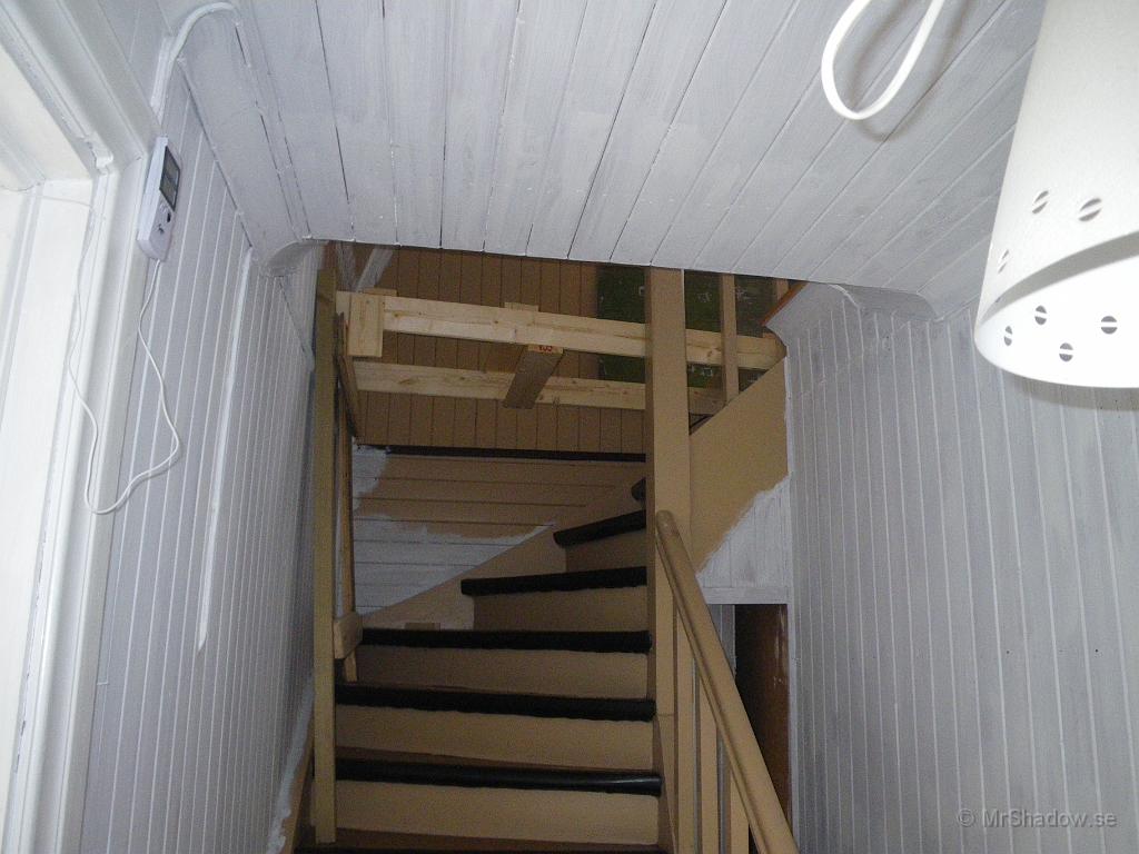 IMGP1406.JPG - För att nå upp till taket i trappen så fick jag bygga en ställning