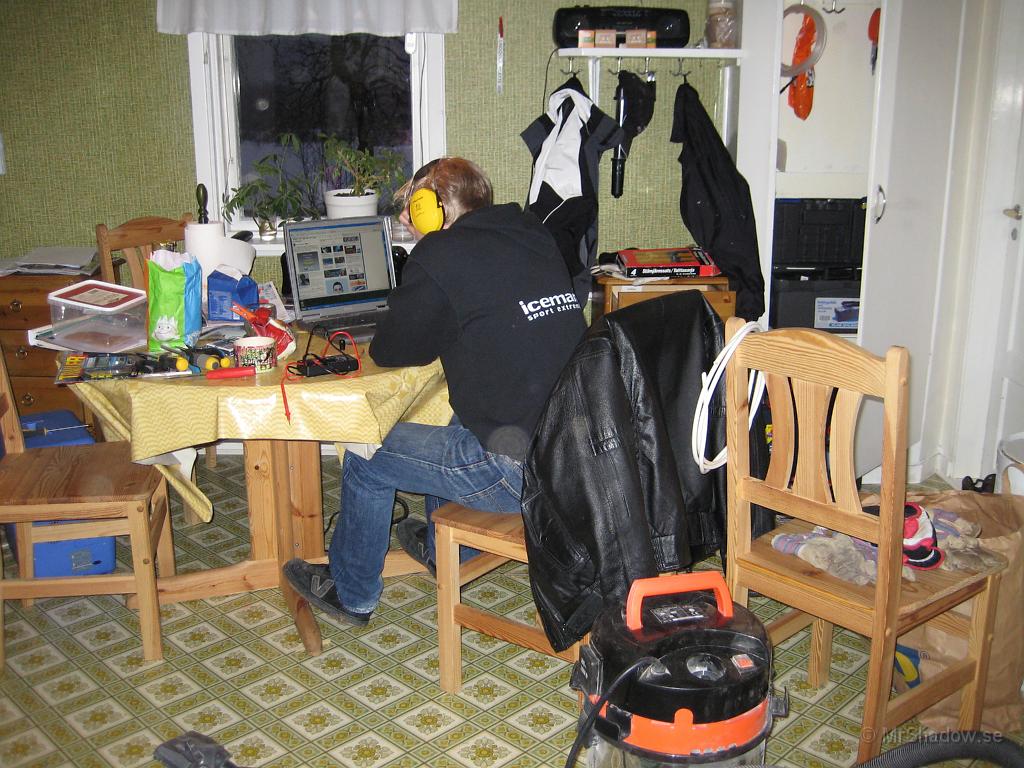 IX70_0130.JPG - Ignorera Pappa.. Fullständigt bortkopplad (men uppkopplad på nätet) från verkligheten