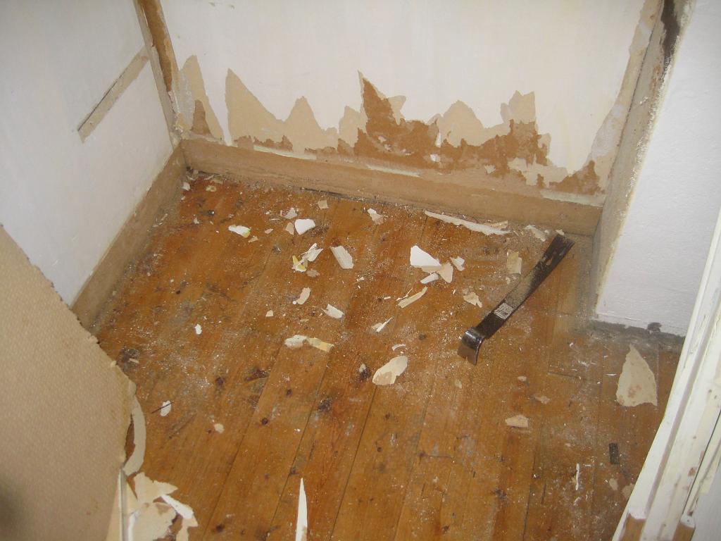 IX70_1802.JPG - Nästan rent ner på trägolvet